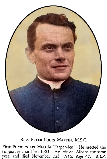 Traduction : Premier prêtre à célébrer la messe à Harpenden. Il bâtit l’église temporaire en 1905. Il quitte St Albans la même année, et décède le 2 novembre 1916, à 47 ans. RIP