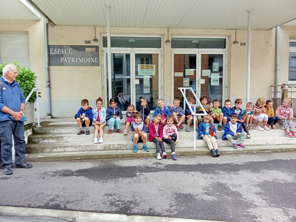 Les CP devant l'Espace patrimoine