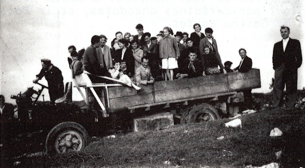 1950, le personnel de la scierie en promenade au Semnoz