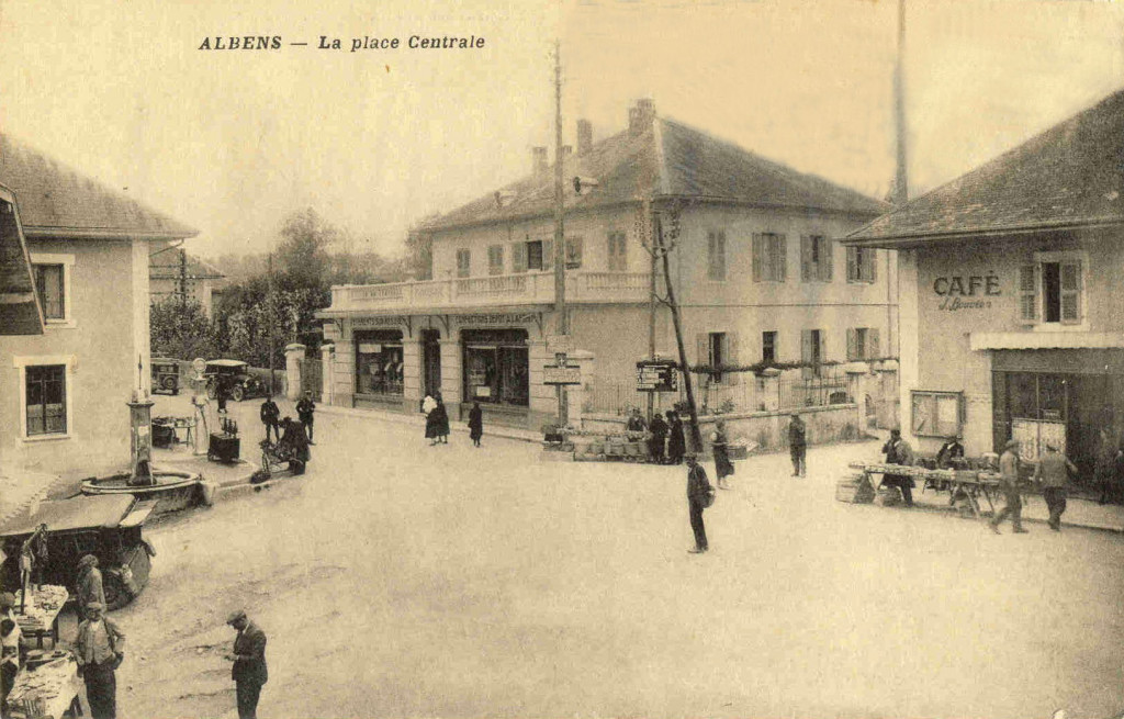 Albens, le marché se tient dans le carrefour (archive privée)