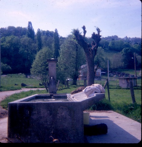 Cliché des années 1970 (lavoir à localiser)