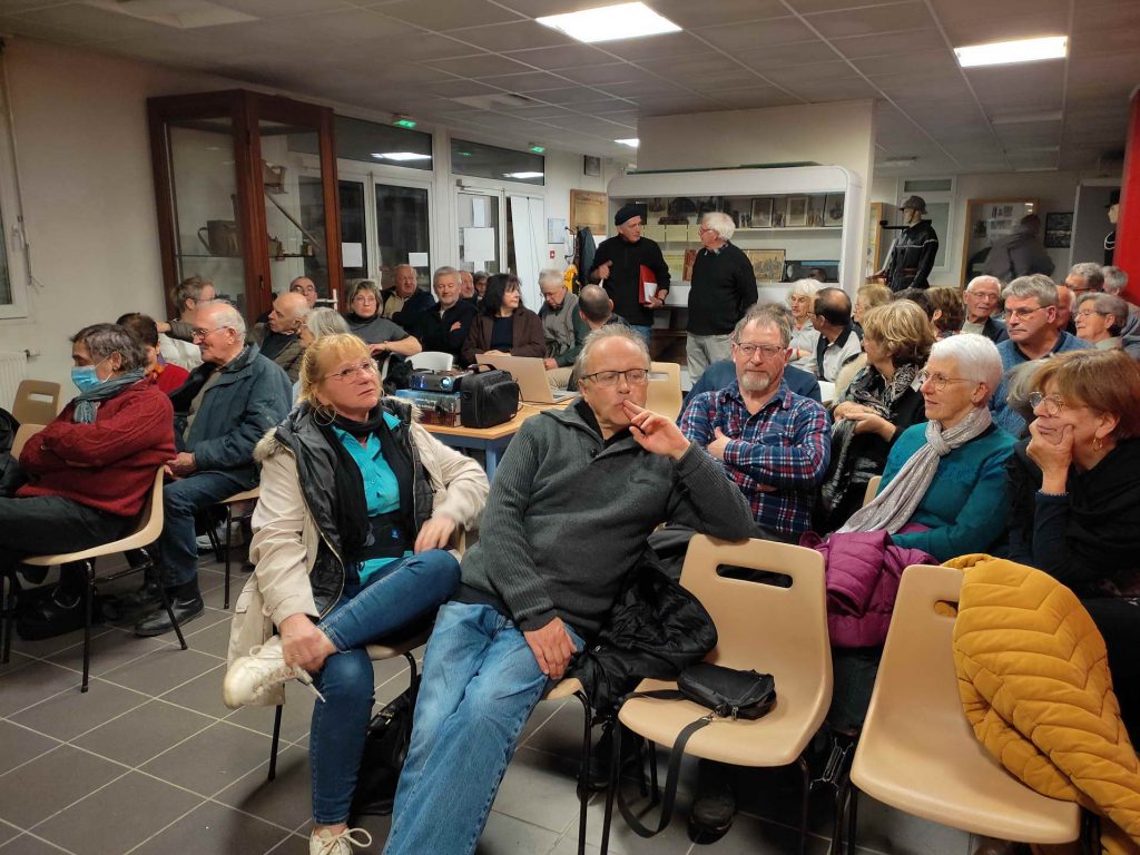 La conférence va débuter (cliché B.Fleuret)